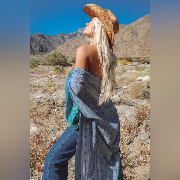 ♡ Early Days • OG Desert Wanderer Robe in Turquoise Dawn • OS - Picture 9 of 17